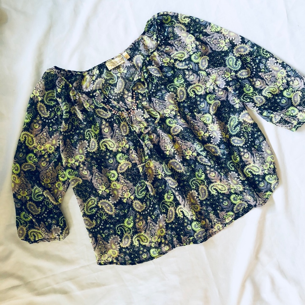 🌺Paisley semi sheer peasant top